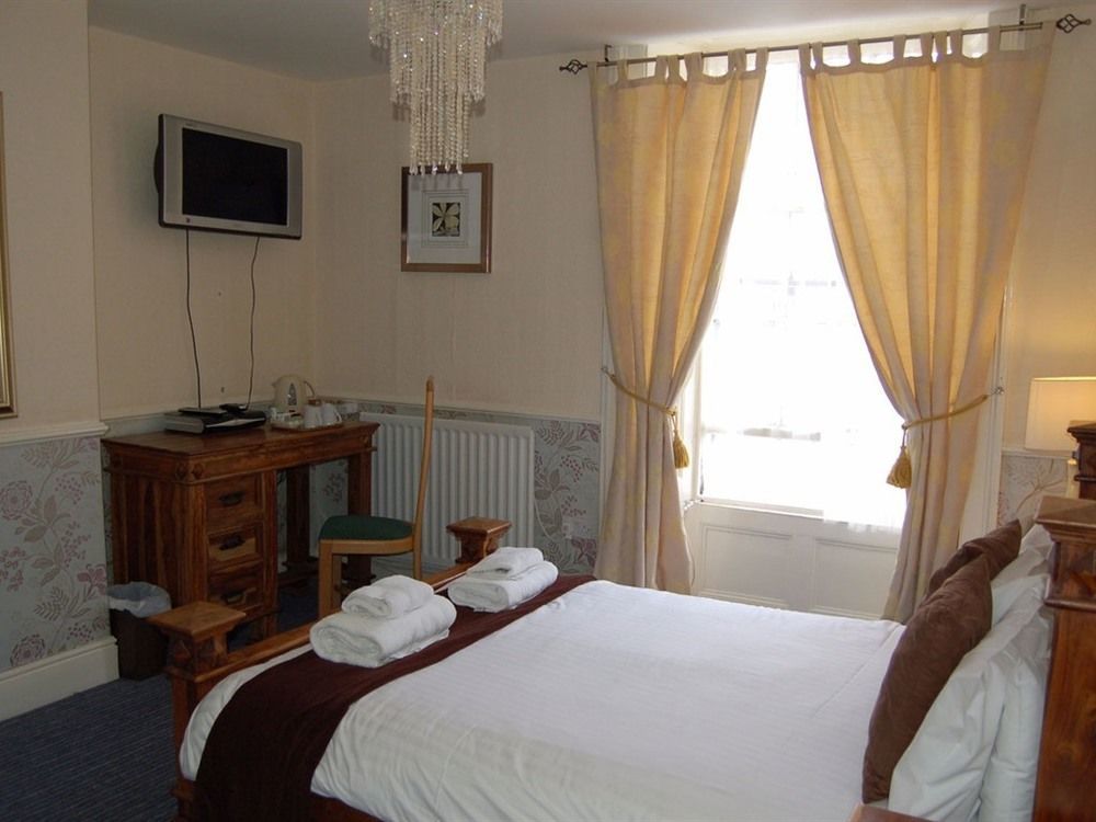 Schooner Hotel Алнмут Екстер'єр фото